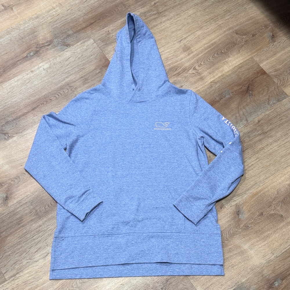 Vineyard Vines women’s Heather Blue  hoodie with whale logo in pink size medium